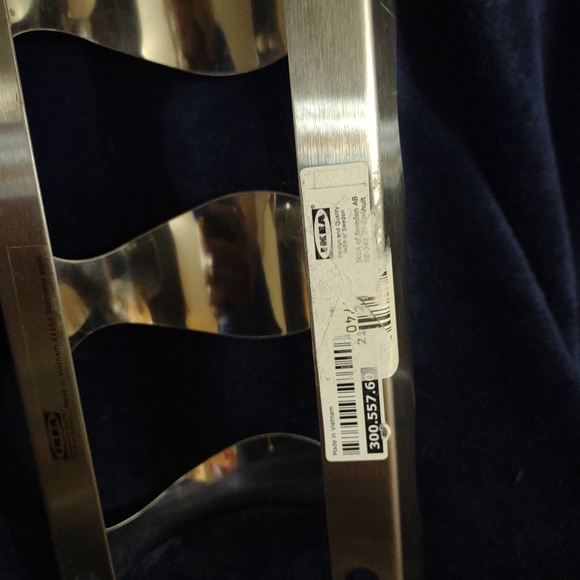 IKEA Silver Design And Quality Stainless Steel 4 Bottle Wall Mount Wine Rack - Picture 3 of 5